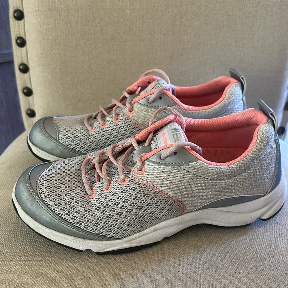 Weil Women’s Rhythm 1st Ray Sneakers Shoes Metallic Silver Pink Size 8